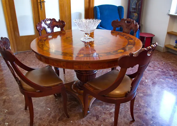 Olivarooms 招待所 4*